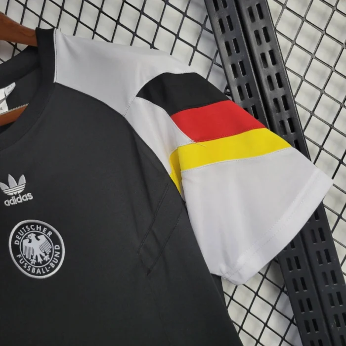 camiseta entrenamiento negra alemania 2024 adidas 0fb8b5e004e382c11e17277202837664 1024 1024