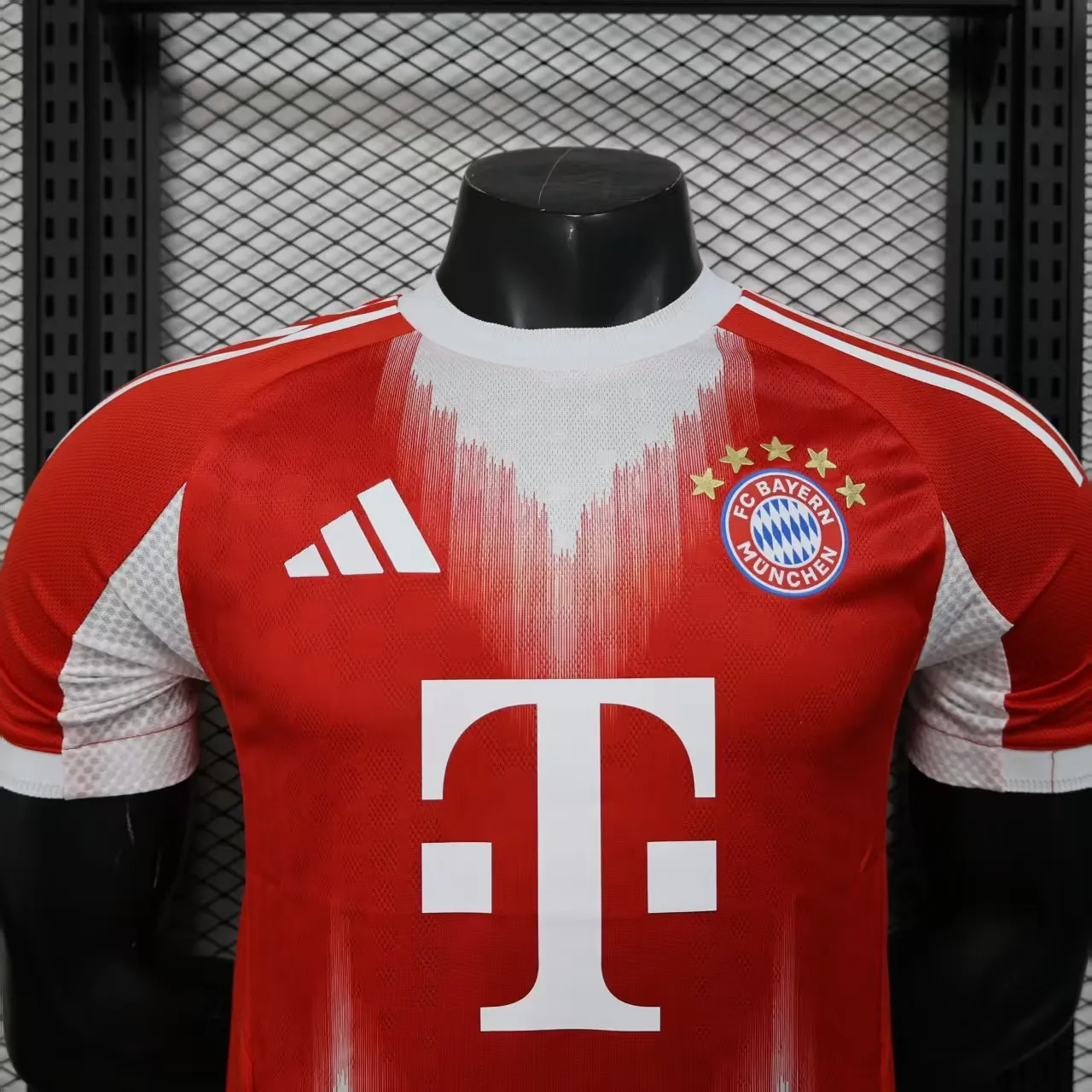 c8ceacd3b73826fc Bayern Munich Home Player Version Jersey 2025/26 - Image 2
